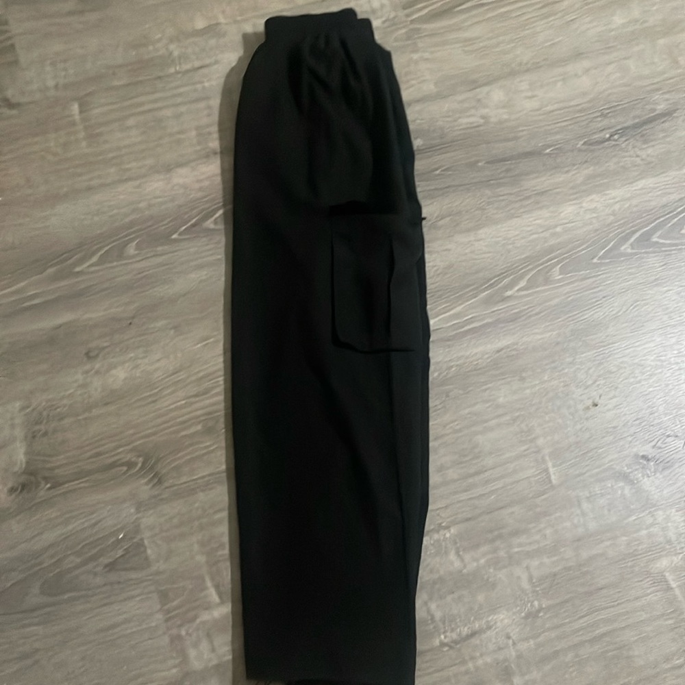 Baggy black pants
